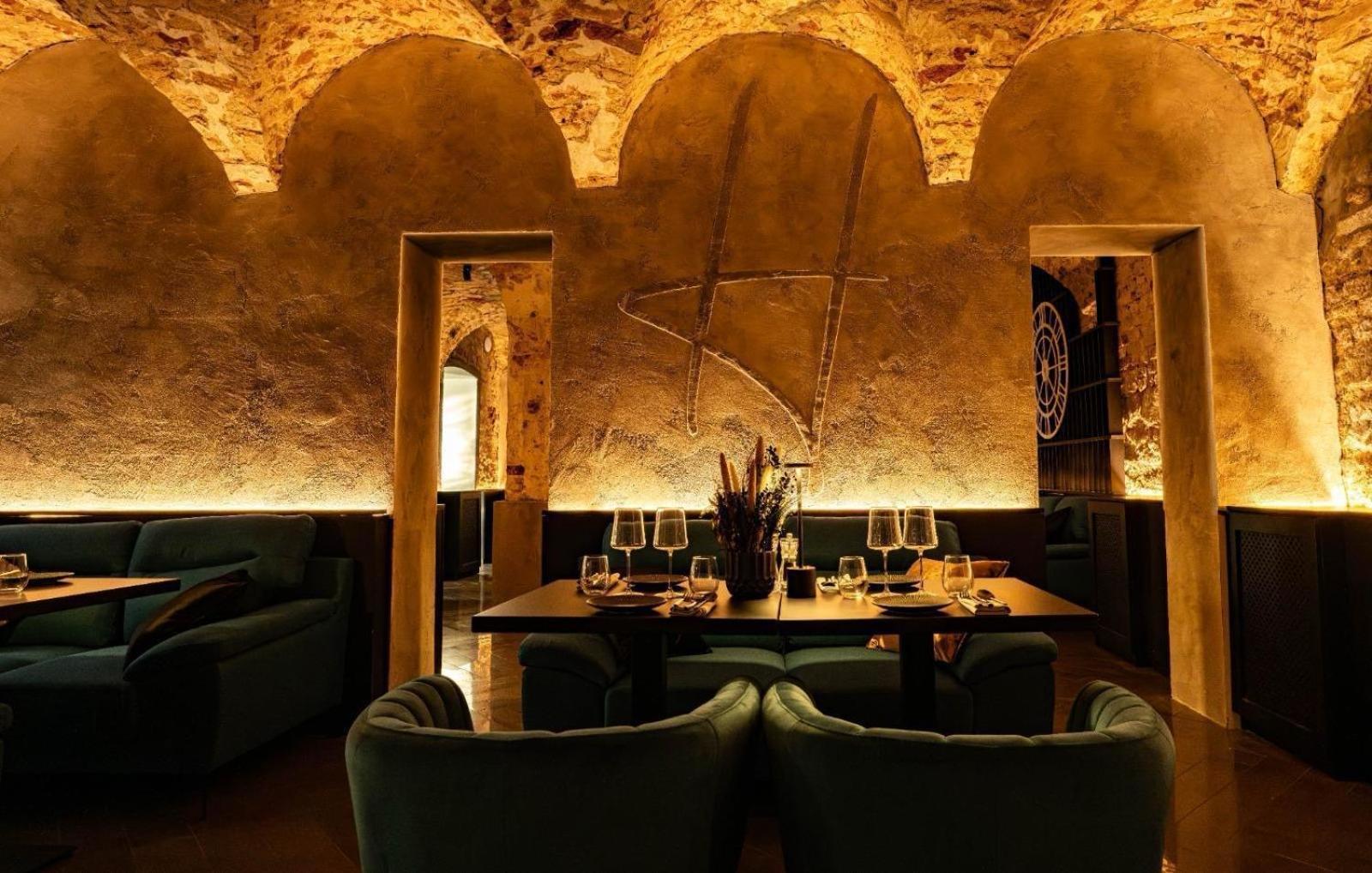 فندق بولمان ريغا أولد تاون المظهر الخارجي الصورة Restaurant in the basement of the hotel