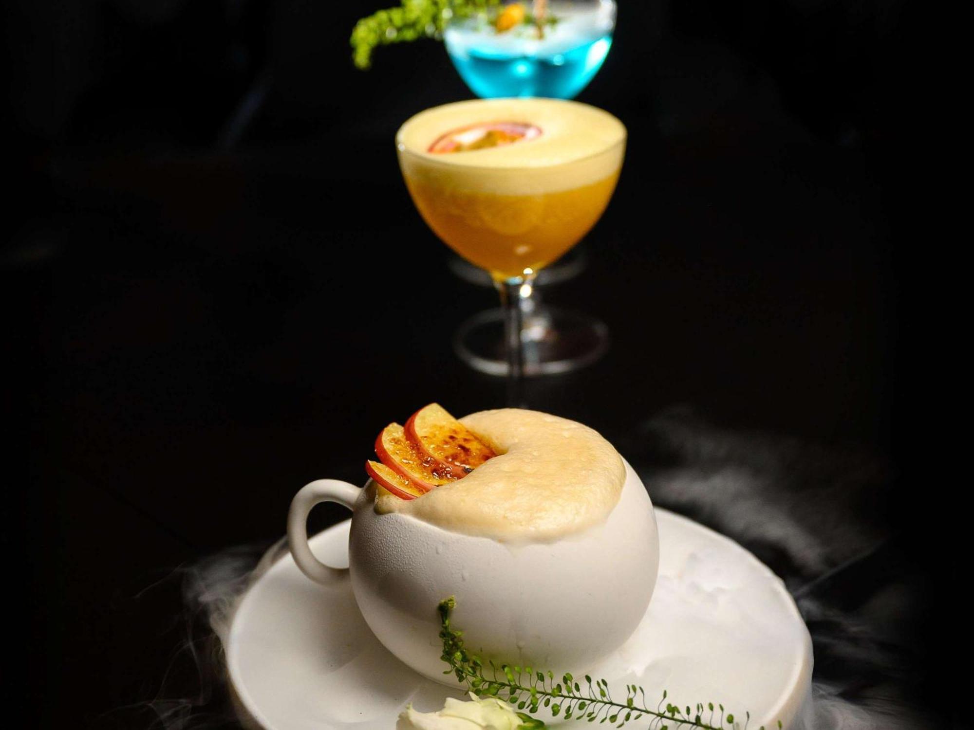 فندق بولمان ريغا أولد تاون المظهر الخارجي الصورة A cocktail prepared with liquid nitrogen